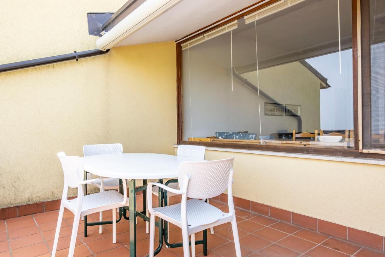 L&M Apartments - Pool - By Host4U Muscoline エクステリア 写真