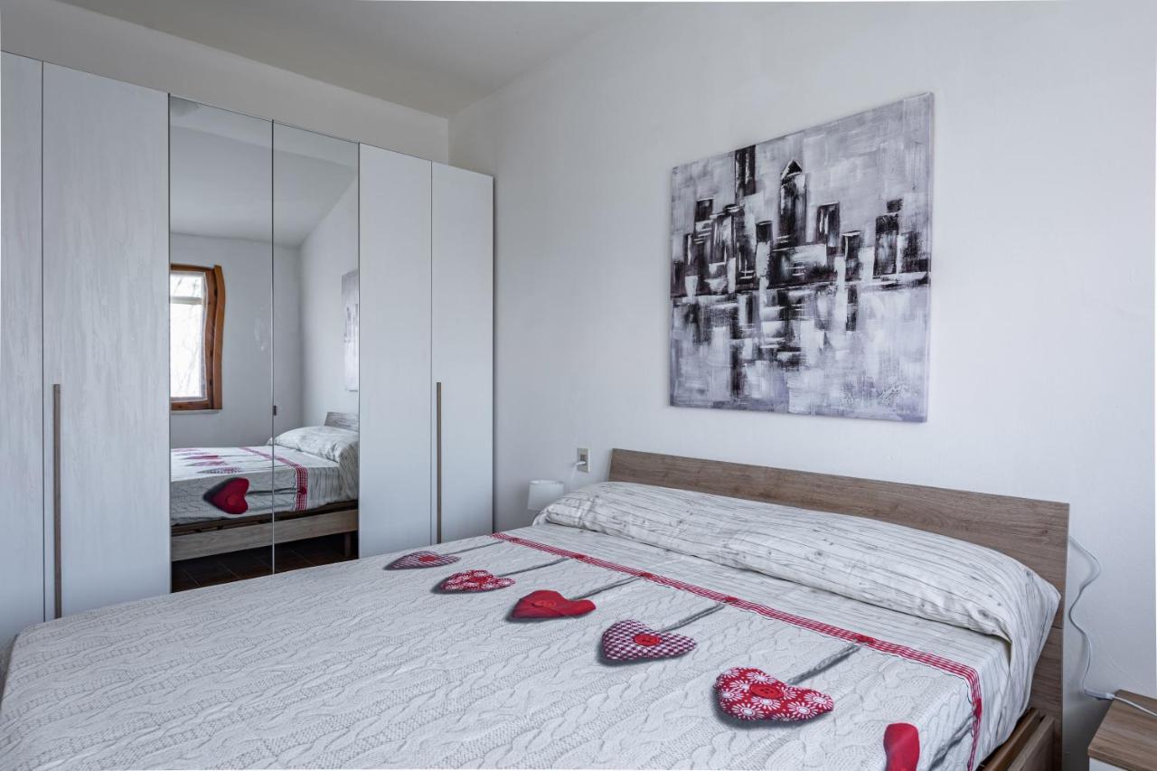 L&M Apartments - Pool - By Host4U Muscoline エクステリア 写真